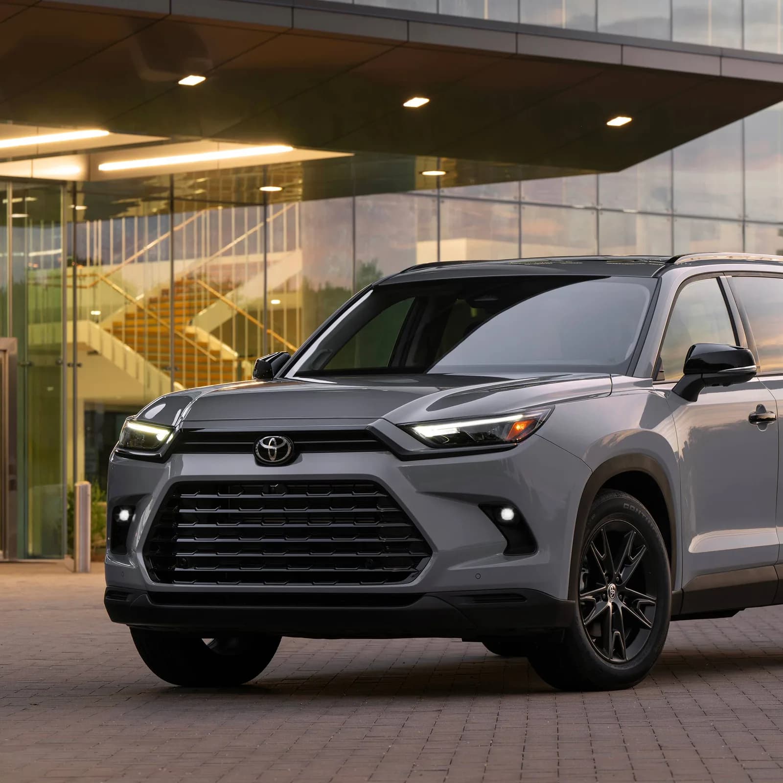 История Toyota: от ткацких станков до мирового лидера надёжности
