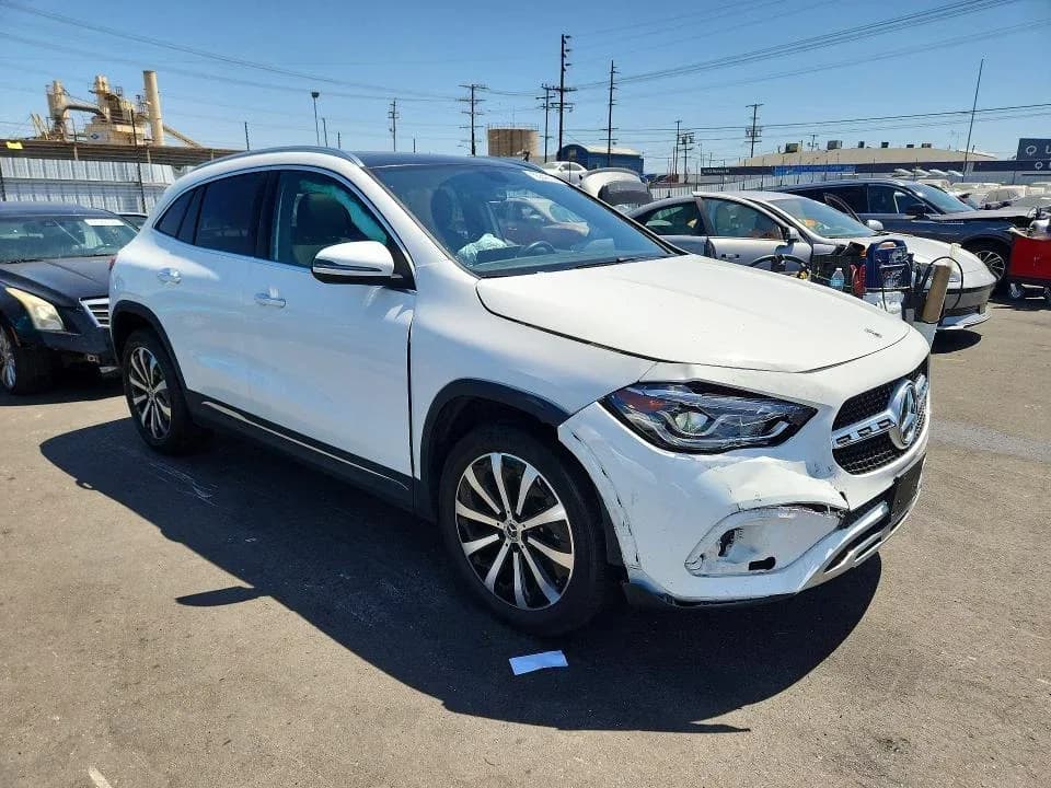 MERCEDES-BENZ GLA 250