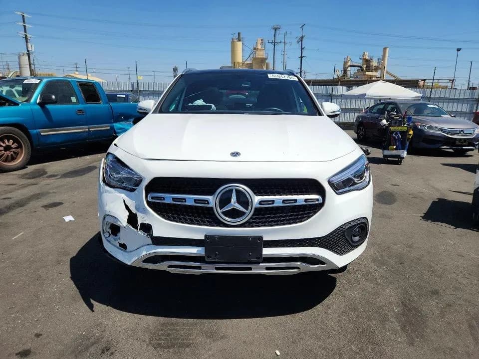 MERCEDES-BENZ GLA 250