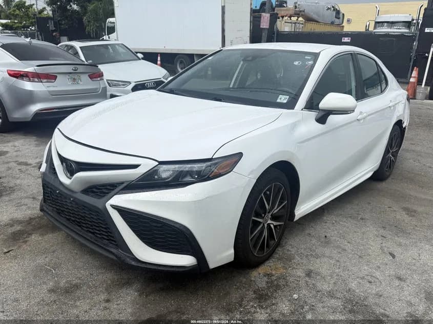 Toyota Camry Se/Se Night Shade