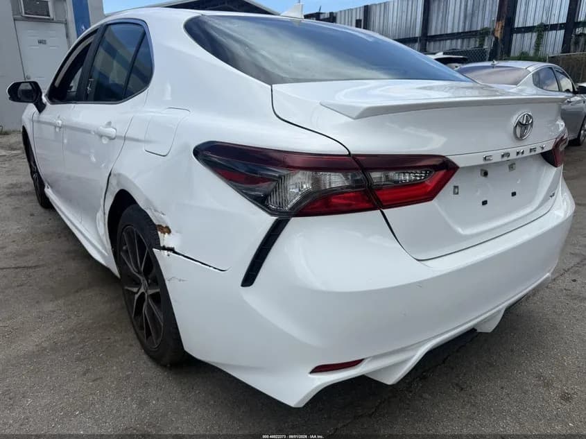 Toyota Camry Se/Se Night Shade