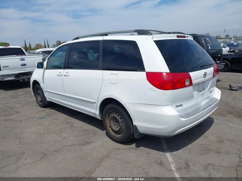 Toyota Sienna Le