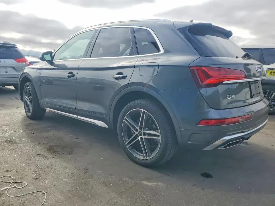 AUDI Q5 E Premium Plus