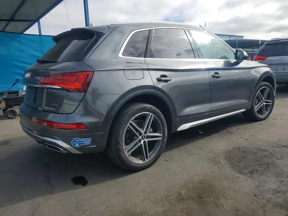 AUDI Q5 E Premium Plus