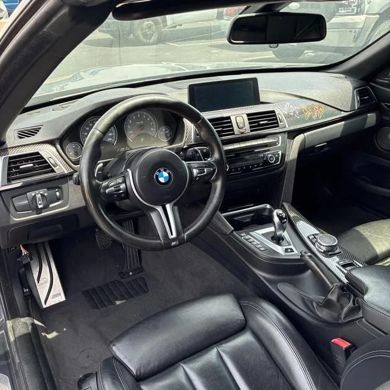 BMW M4 Base