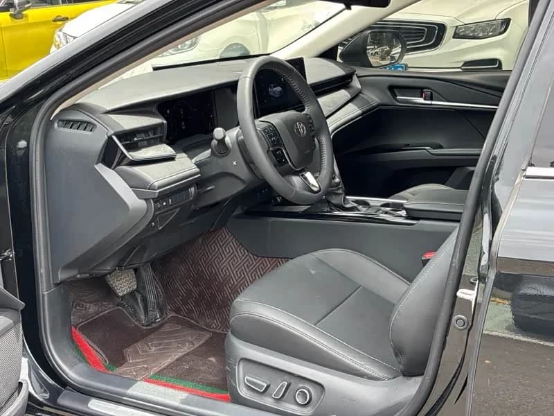 Toyota Hybrid 2.0HGVP Luxury Edition