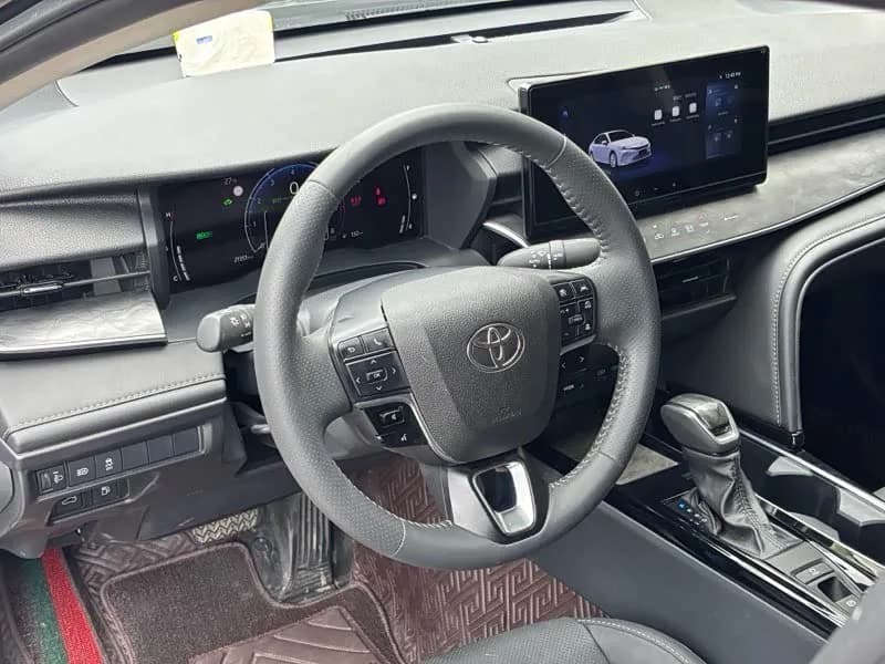Toyota Hybrid 2.0HGVP Luxury Edition