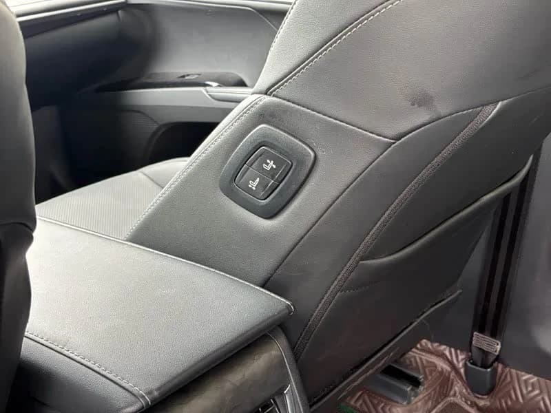 Toyota Hybrid 2.0HGVP Luxury Edition