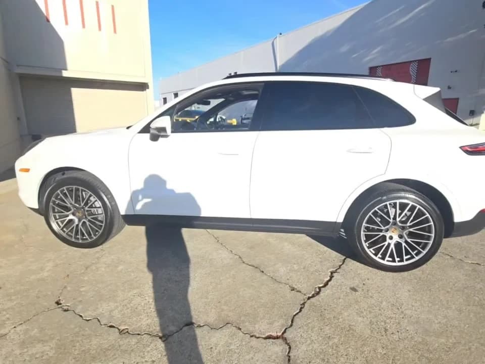 PORSCHE CAYENNE PLATINUM