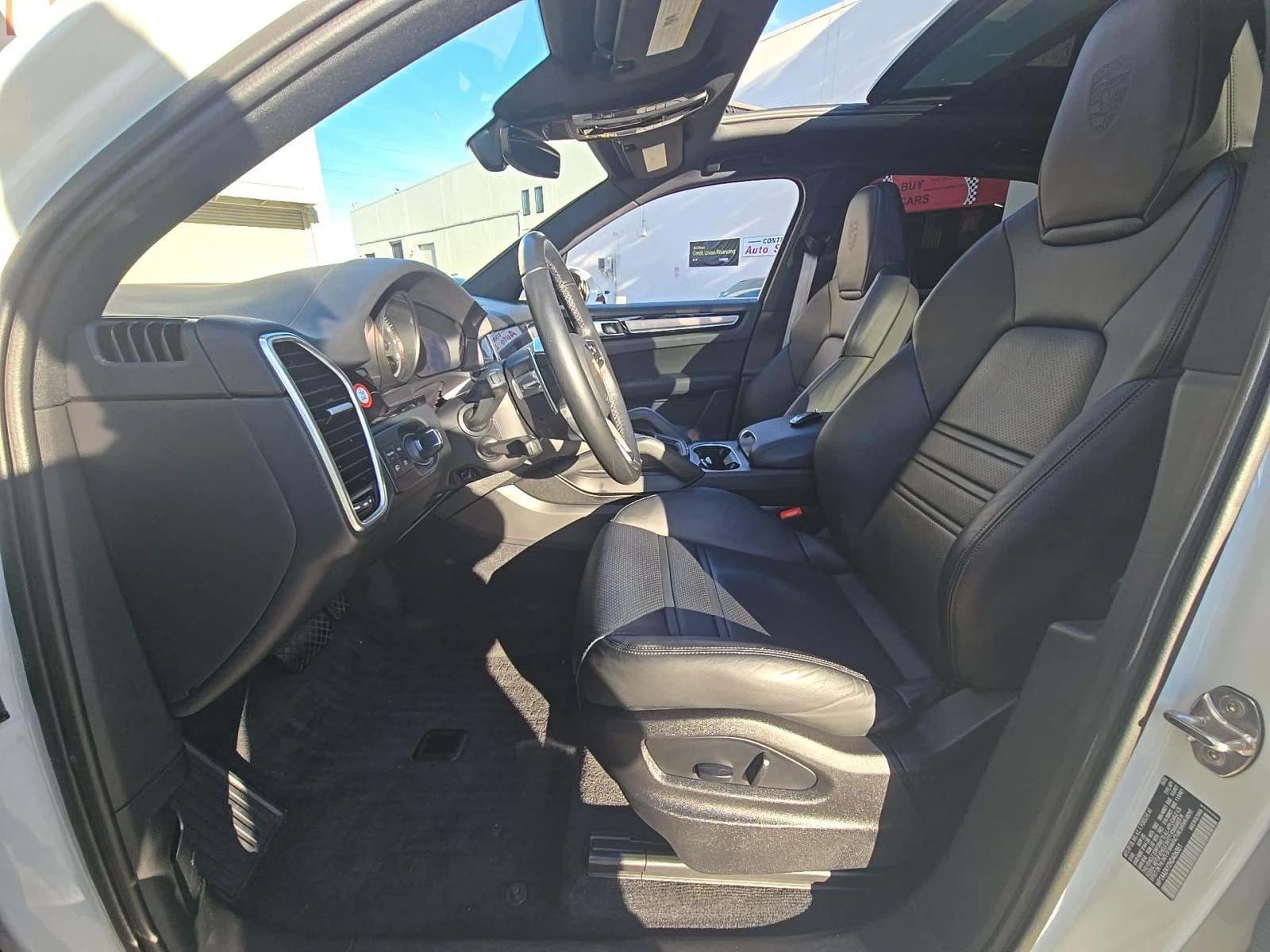 PORSCHE CAYENNE PLATINUM