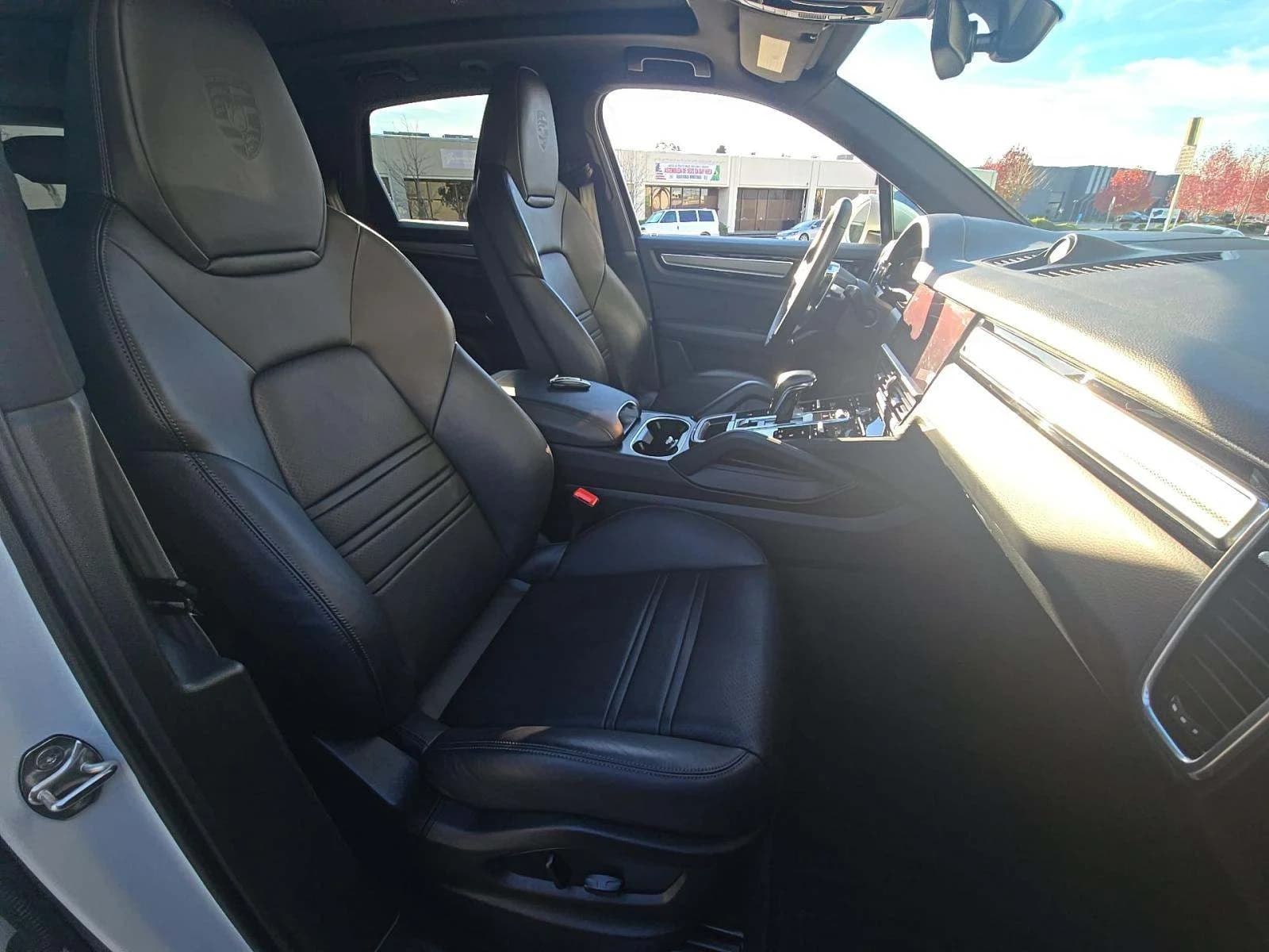 PORSCHE CAYENNE PLATINUM
