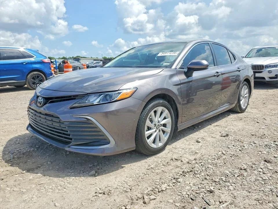 TOYOTA CAMRY Le