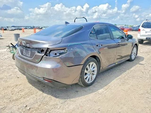 TOYOTA CAMRY Le