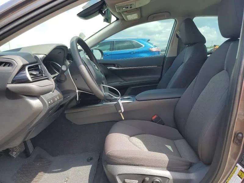 TOYOTA CAMRY Le