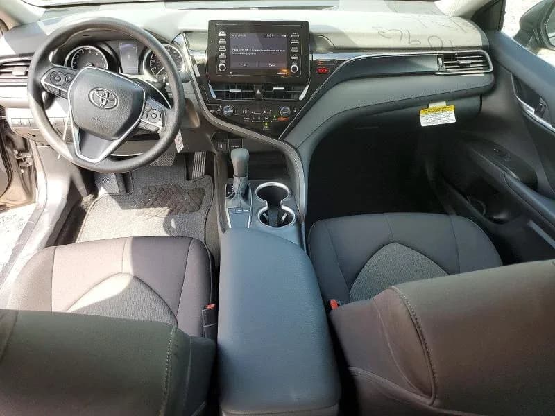 TOYOTA CAMRY Le