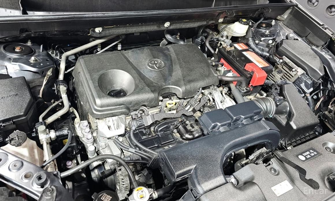 Toyota RAV4 5-поколение 2.5