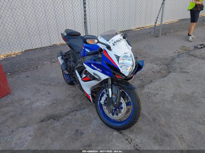 Suzuki Gsx-R600 — фото 1
