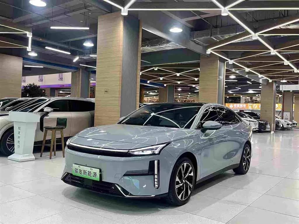 Geely Galaxy L6 125km Starship