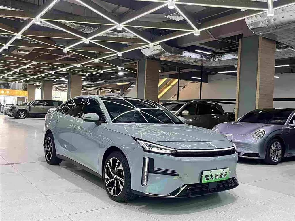 Geely Galaxy L6 125km Starship