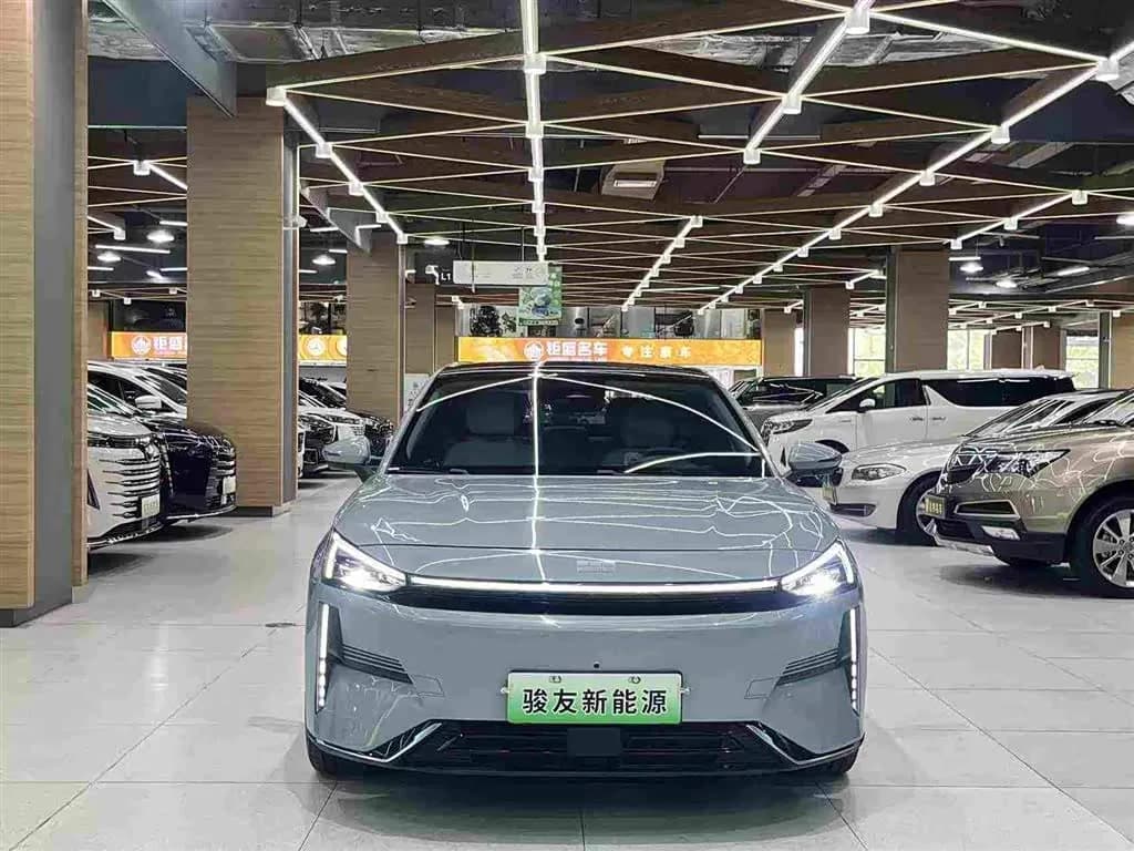 Geely Galaxy L6 125km Starship