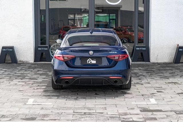 Alfa Romeo Giulia 2.0T 200HP