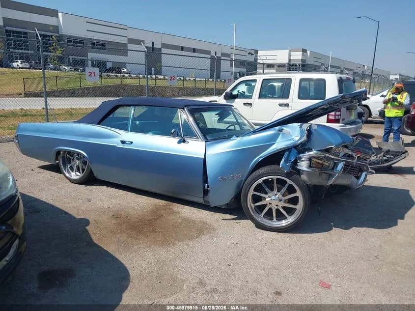Chevrolet Impala — фото 1