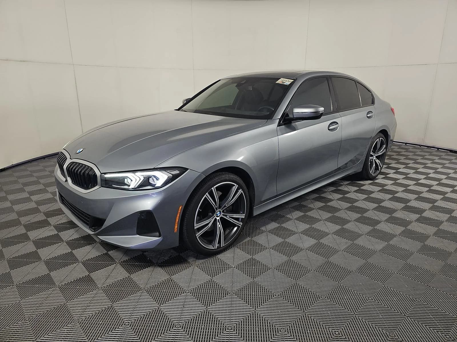 BMW 3 Series 330i