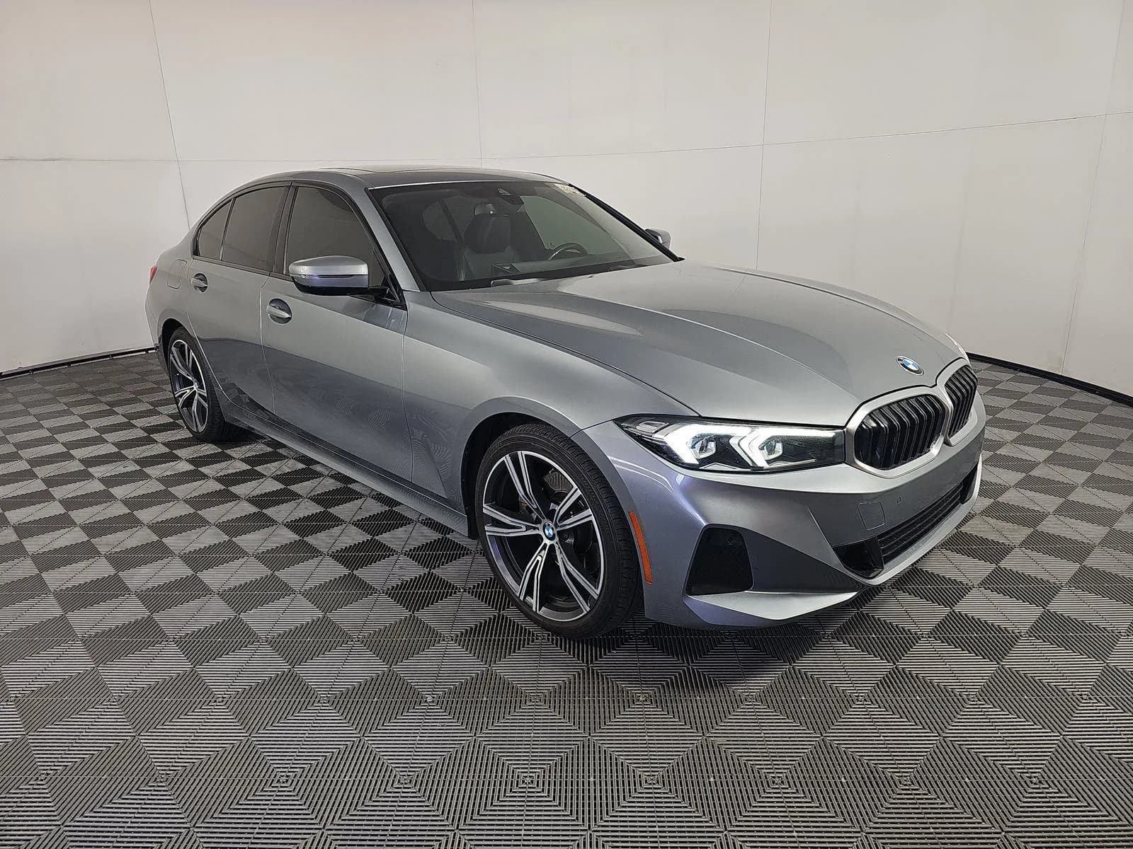 BMW 3 Series 330i