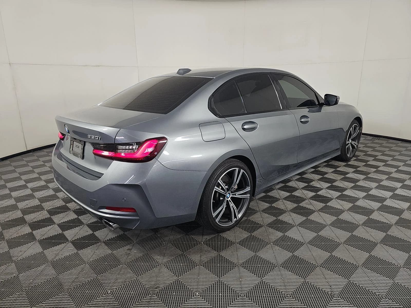 BMW 3 Series 330i