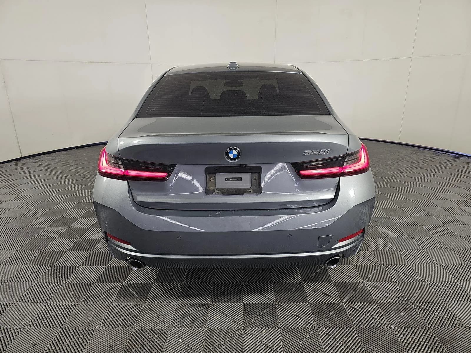 BMW 3 Series 330i