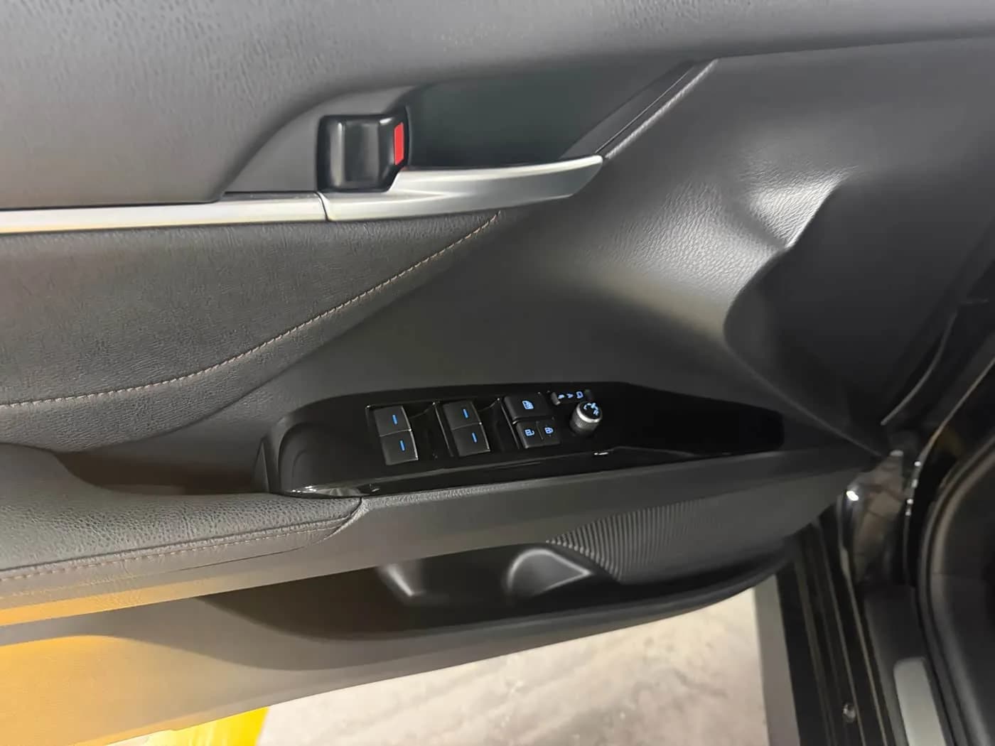 Toyota 2.0G Luxury Edition