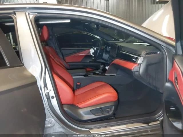 TOYOTA CAMRY XSE