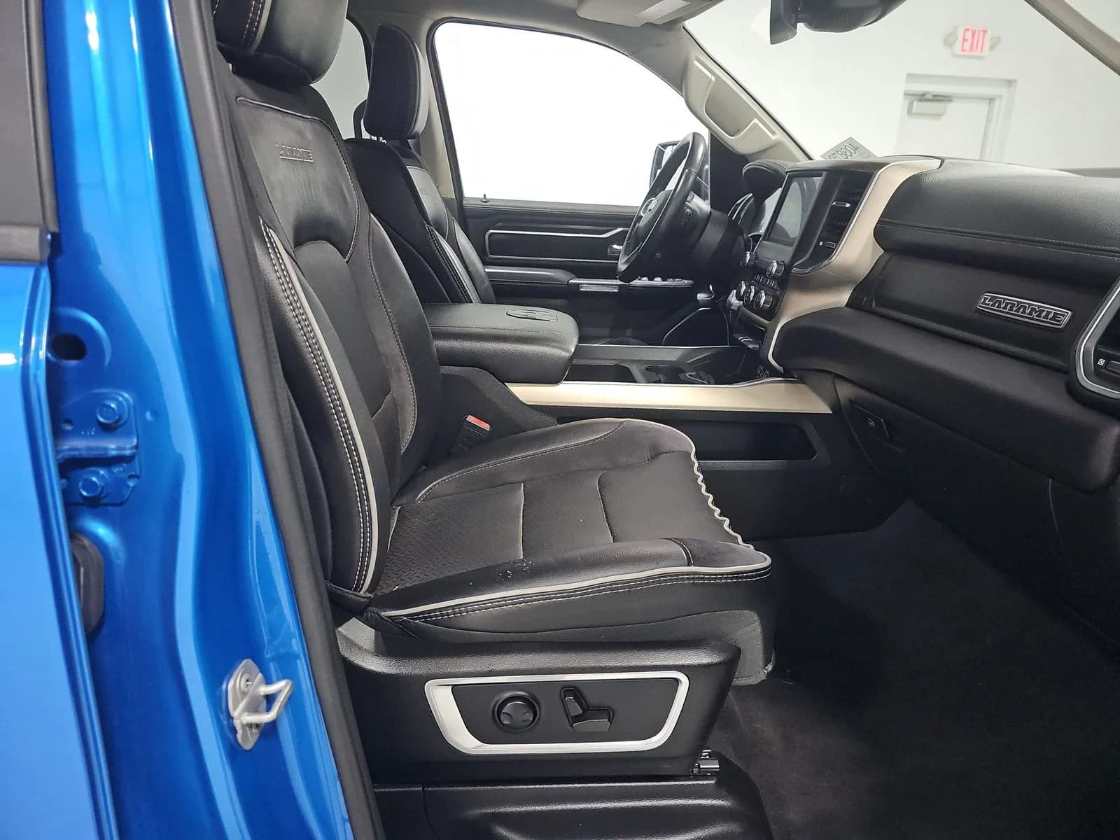 Ram 1500 Laramie Crew Cab Short Bed