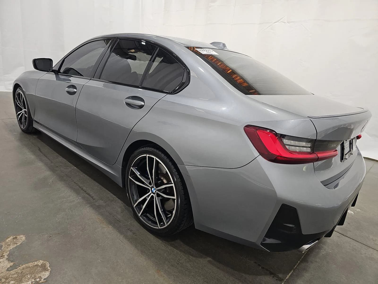 BMW 3 Series 330i MSPORT