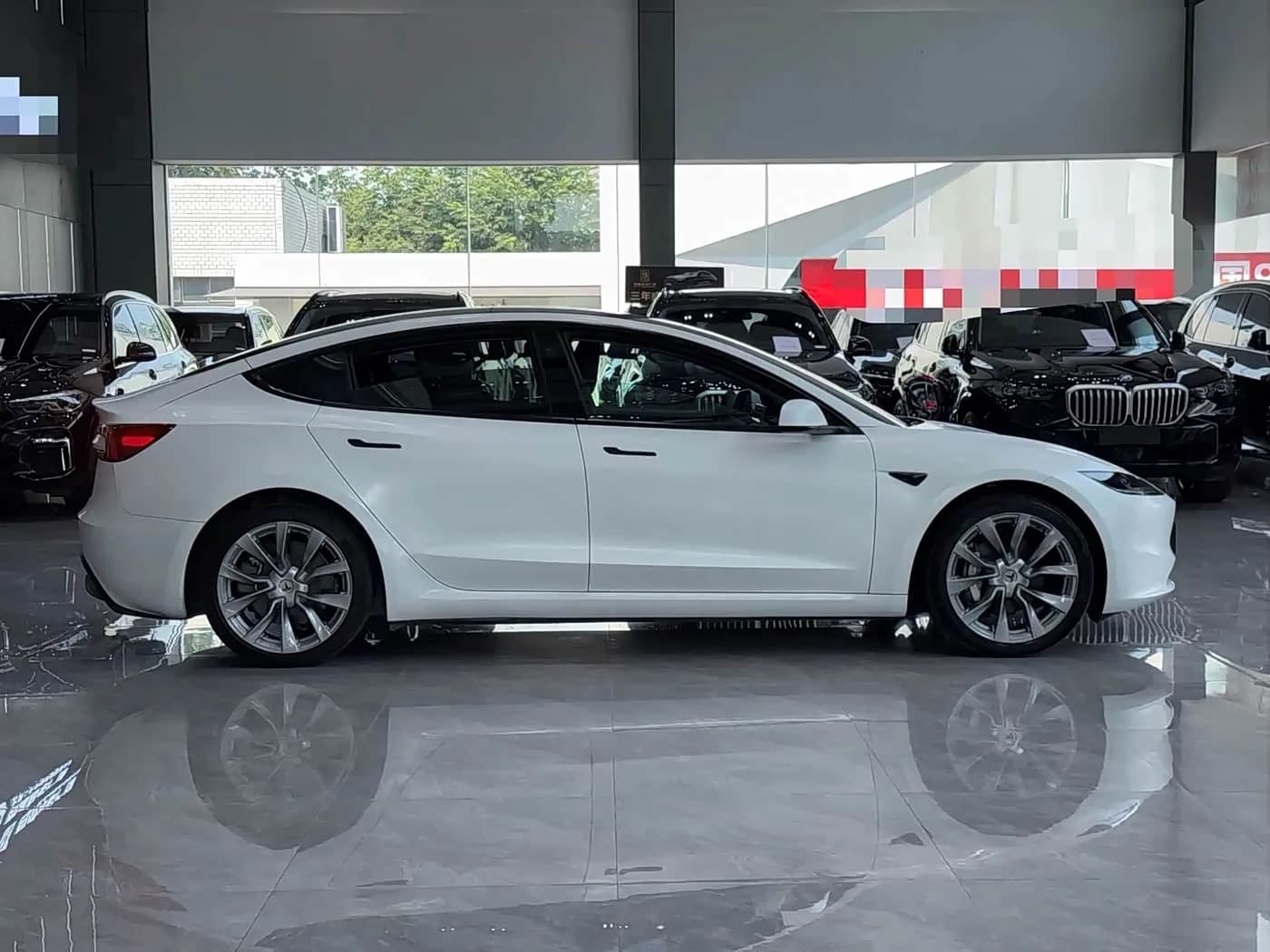 Tesla 3 Long Range All-Wheel Drive