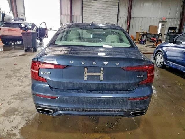 Volvo S60, B5 Momentum