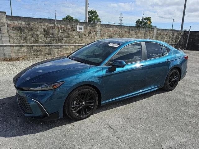 TOYOTA CAMRY XSE