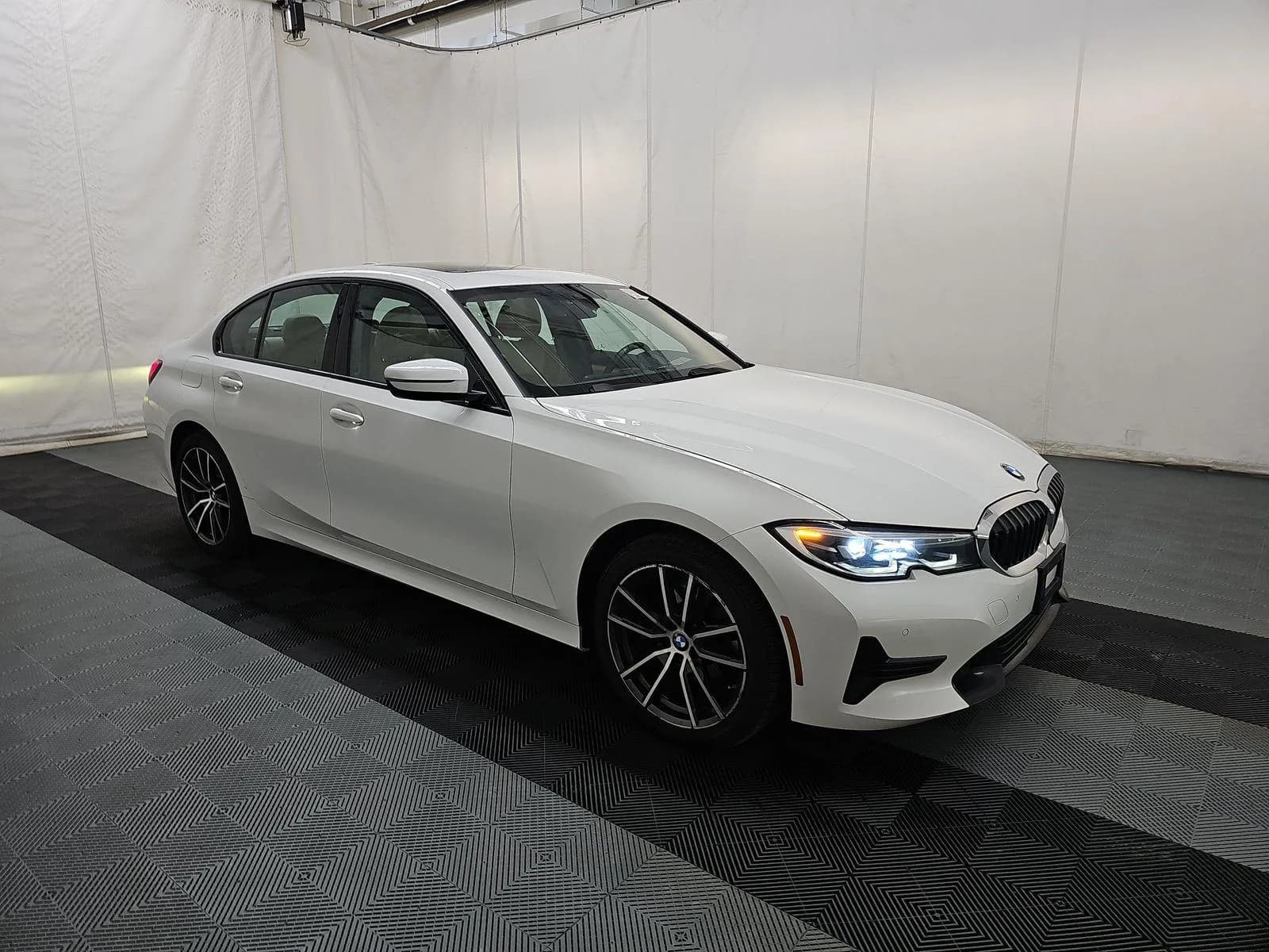 BMW 3 Series 330i xDrive