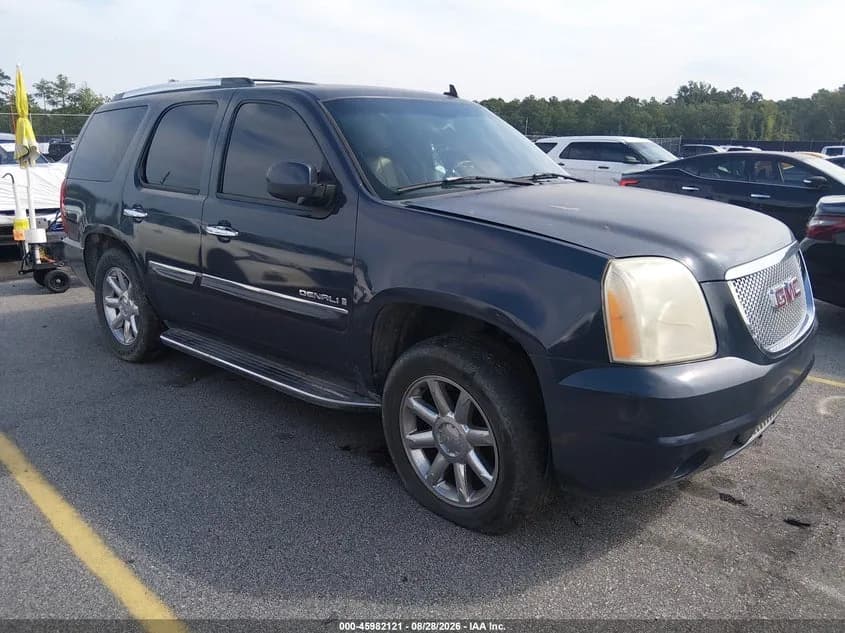 GMC Yukon Denali — фото 1