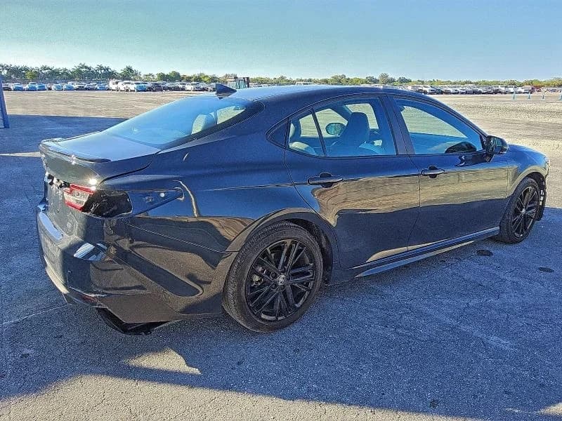 TOYOTA CAMRY XSE