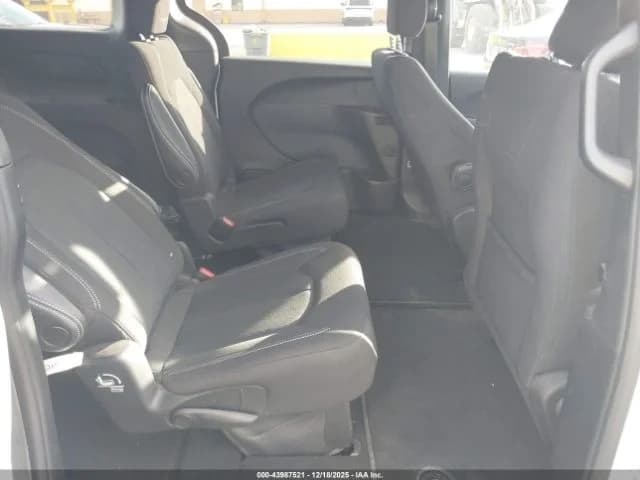 Chrysler Pacifica, Touring