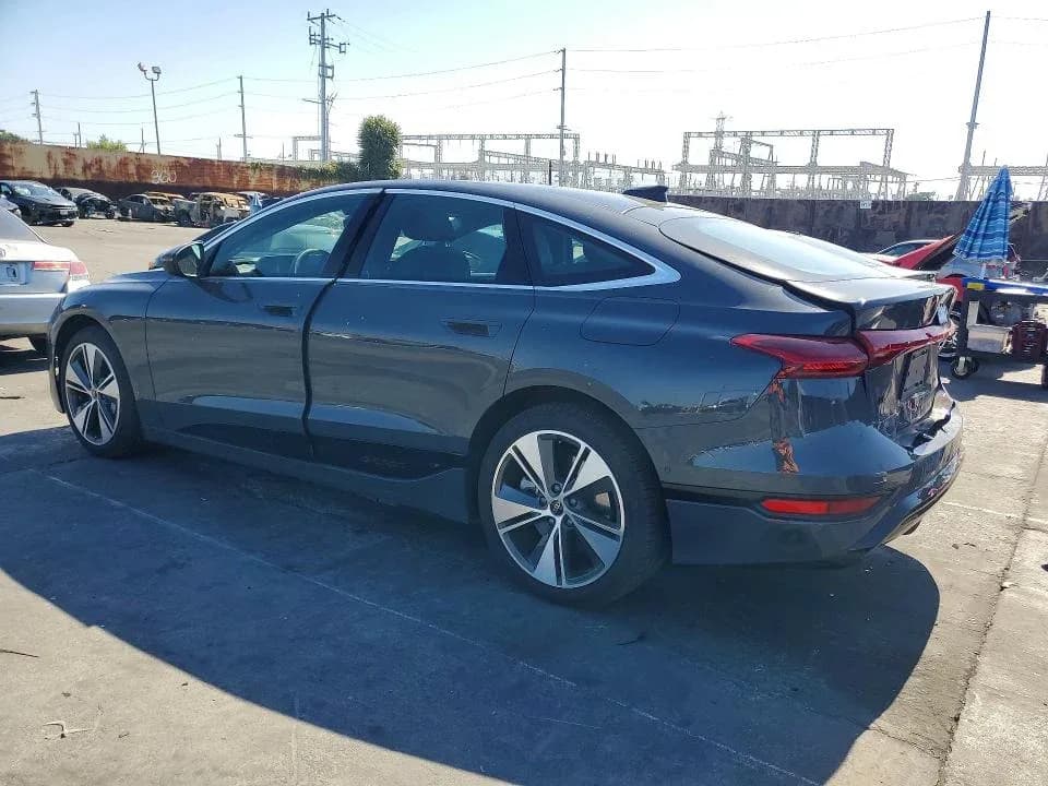 AUDI A6 E-tron Premium Plus 55