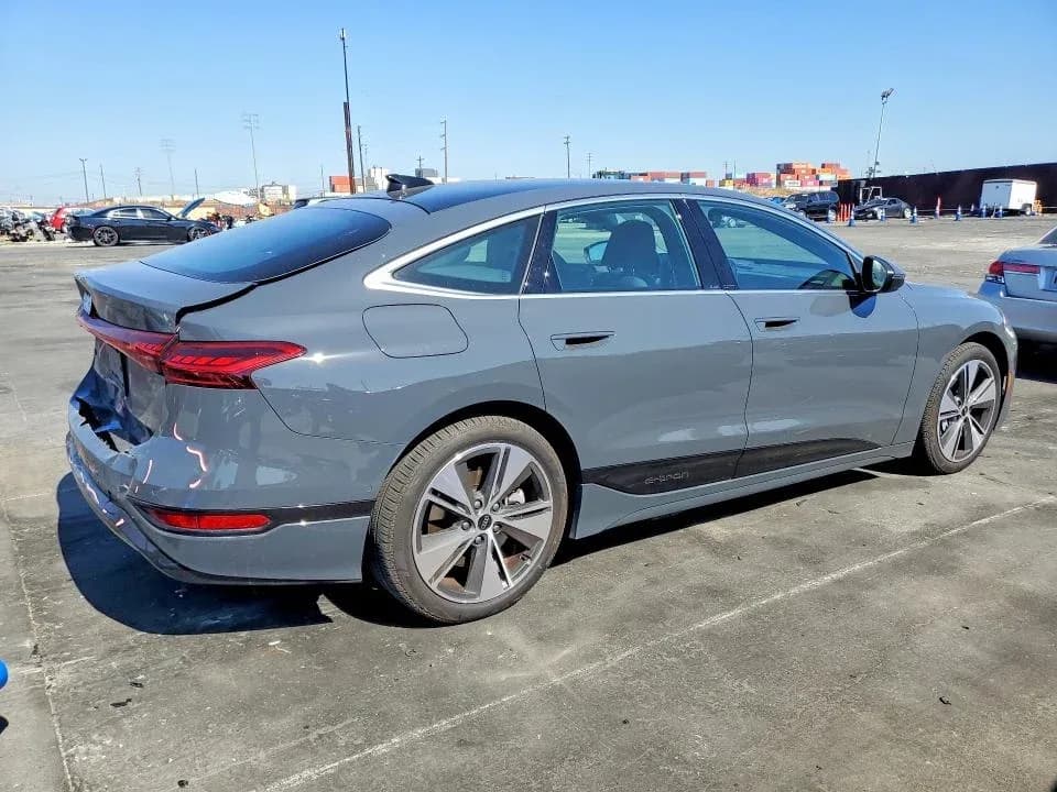 AUDI A6 E-tron Premium Plus 55