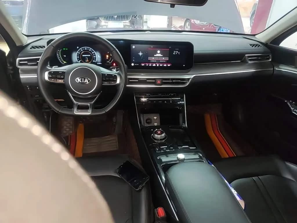Kia K5 270T CVVD Luxury Edition