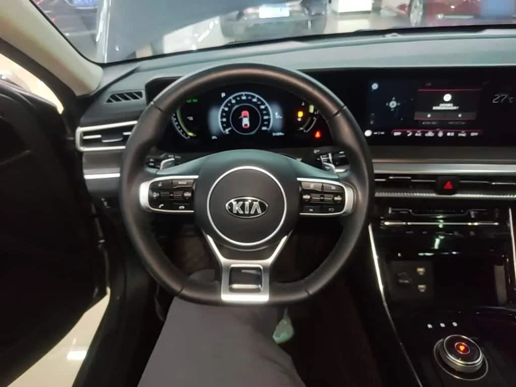 Kia K5 270T CVVD Luxury Edition