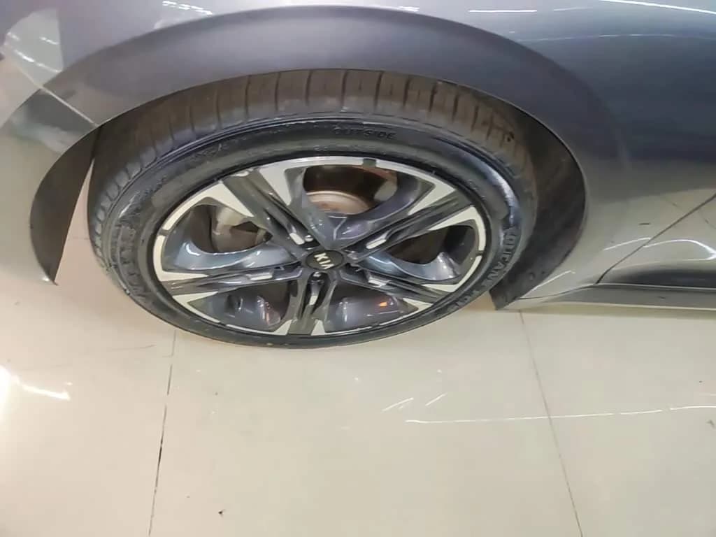 Kia K5 270T CVVD Luxury Edition
