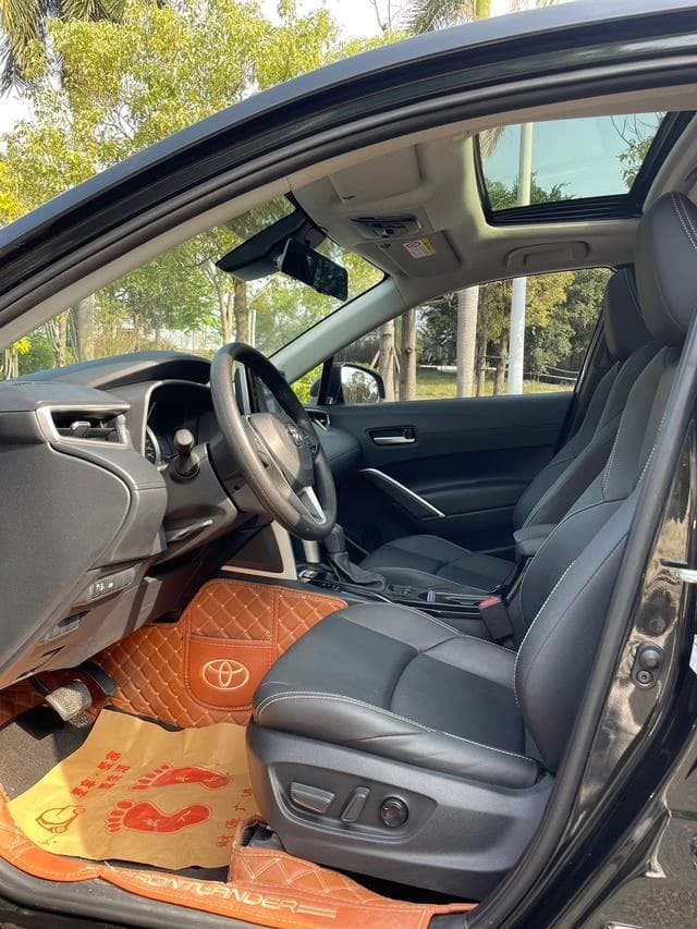 Toyota Land Cruiser 2.0L CVT