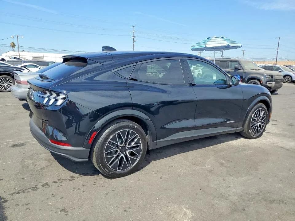 FORD MUSTANG MACH-E Premium