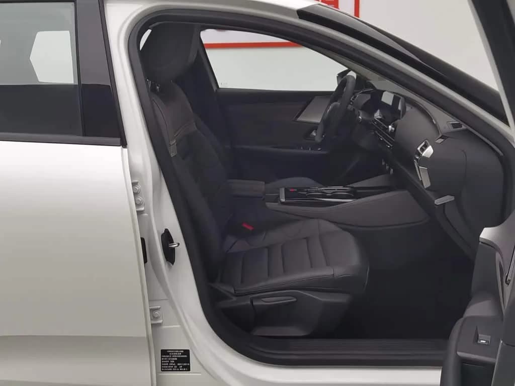 Citroën C5 X 1.6T Overseas Edition