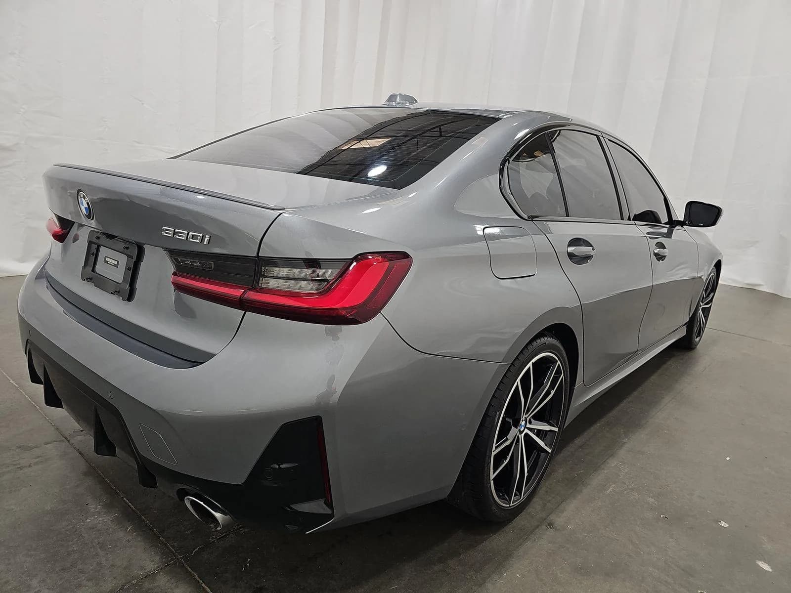 BMW 3 Series 330i